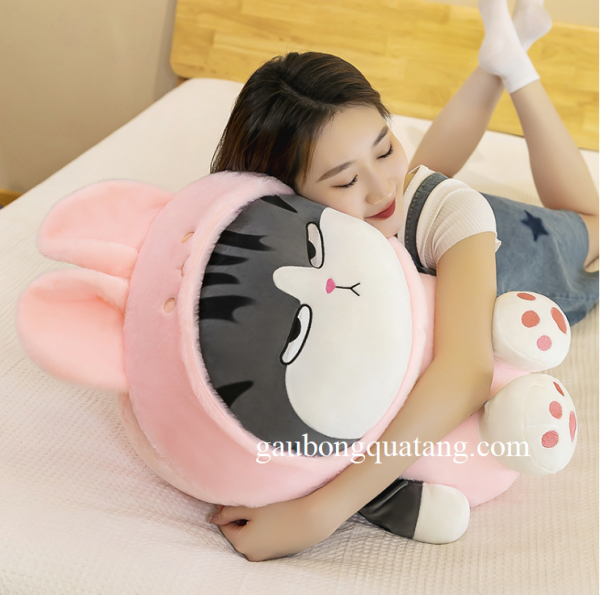 meo hoang thuong goi om cosplay tho hong